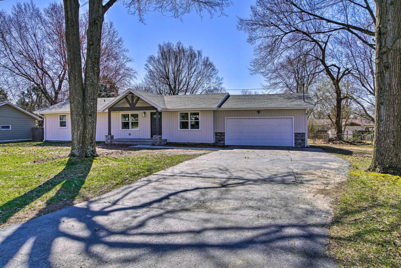 Retreat With Deck About 9 Mi To Downtown Springfield Βίλα Ozark Εξωτερικό φωτογραφία
